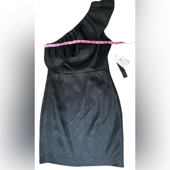 New With Tags Halston One Shoulder Dress in Metallic Black—Size 6 - Picture 4 of 5